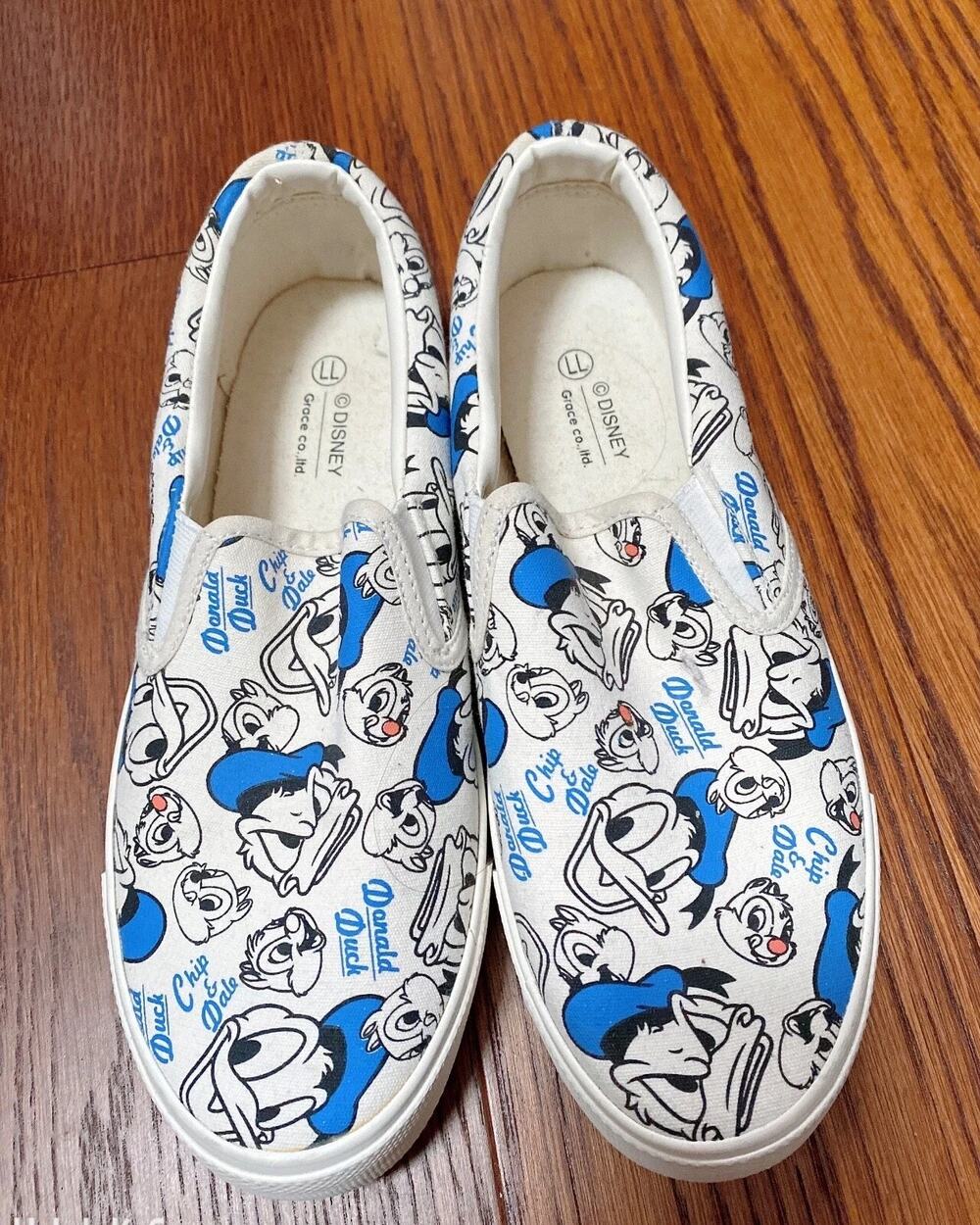 Disney Woman's Slip On Canvas Sneaker - Donald Duck and Chip & Dale Size 7